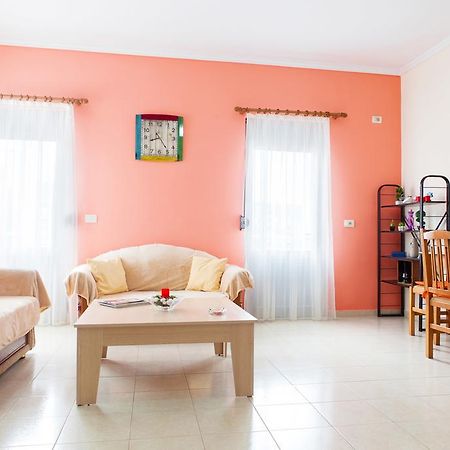 Work-Friendly Central Apartments, Sarande Exterior photo