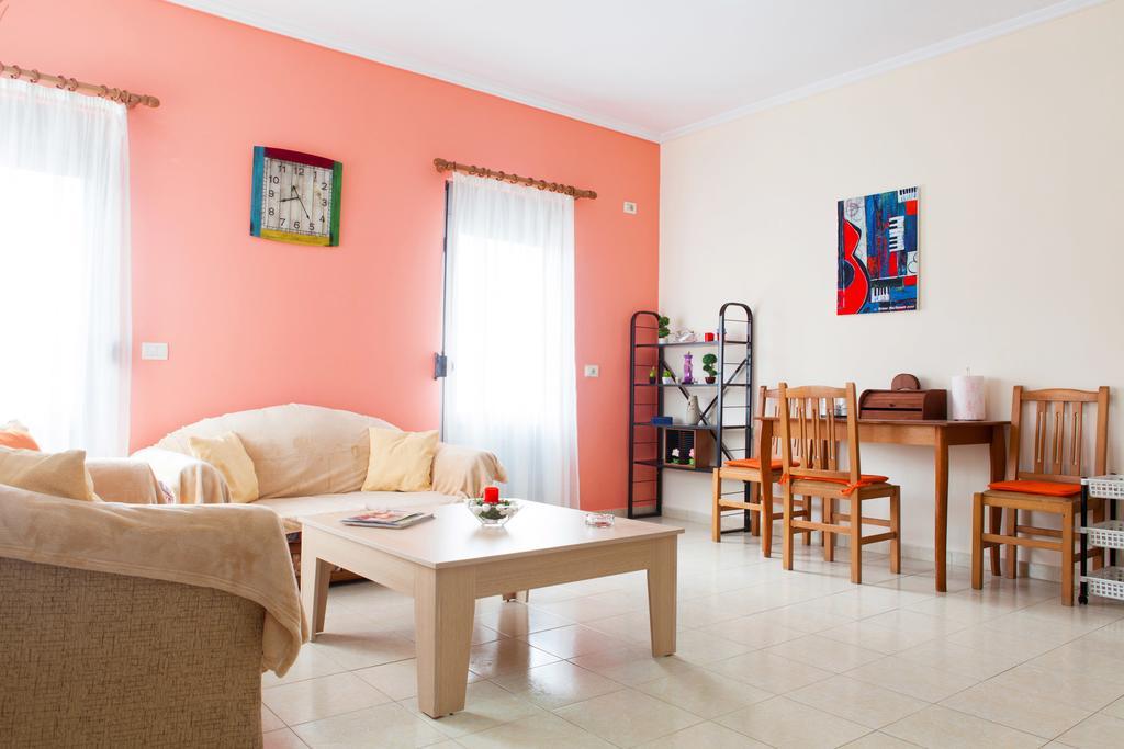 Work-Friendly Central Apartments, Sarande Exterior photo