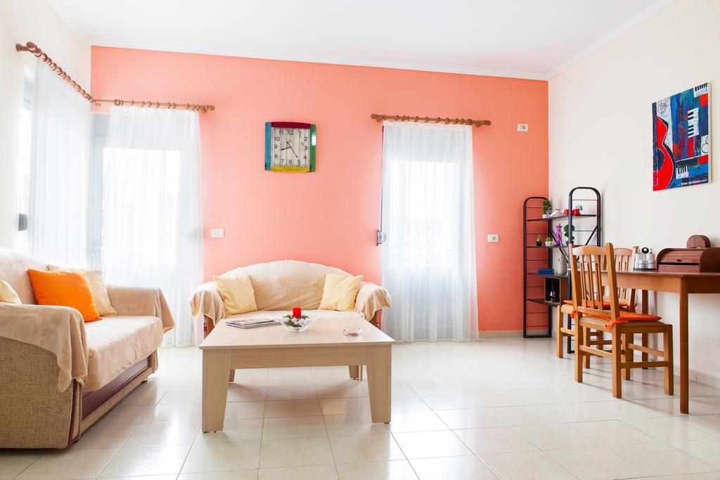 Work-Friendly Central Apartments, Sarande Exterior photo